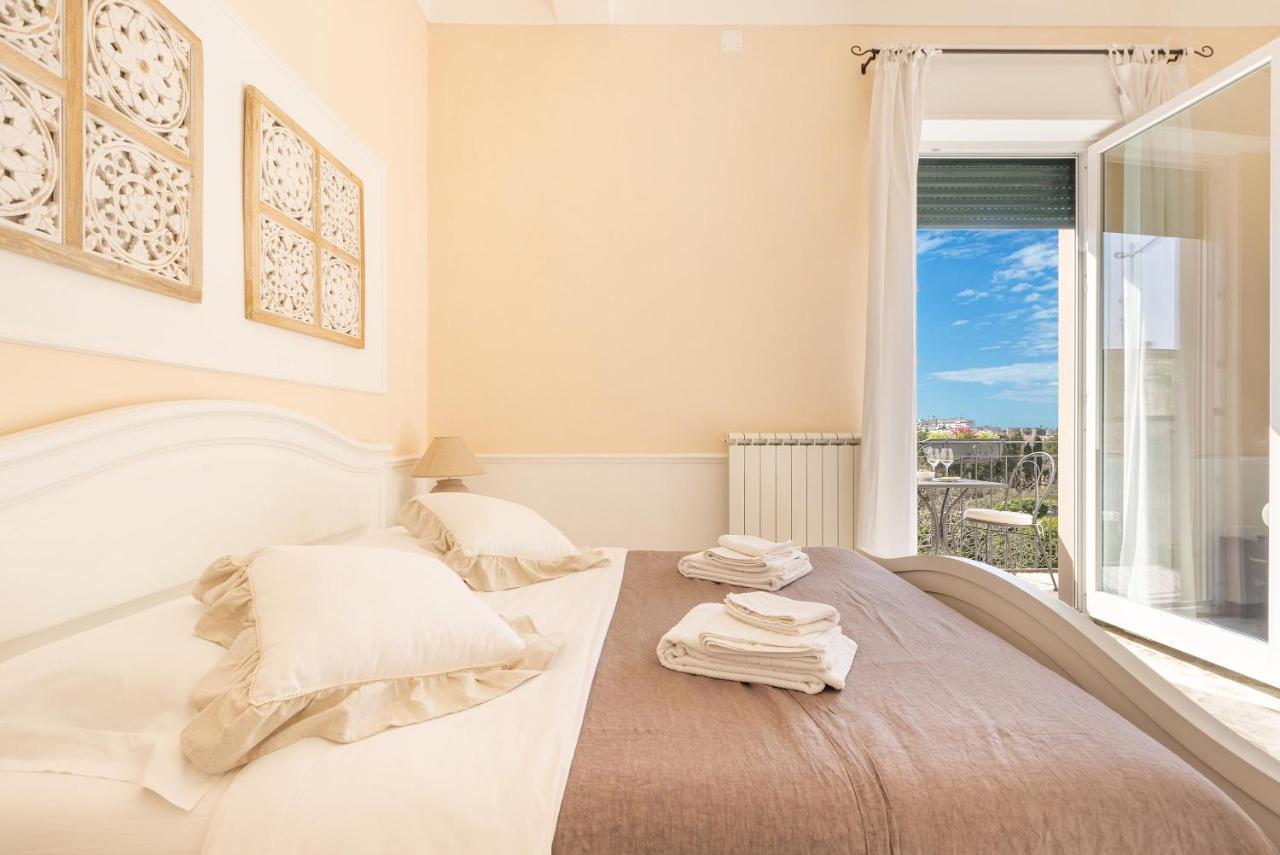 Dimora Le Tre Muse Guesthouse เลชเช ภายนอก รูปภาพ