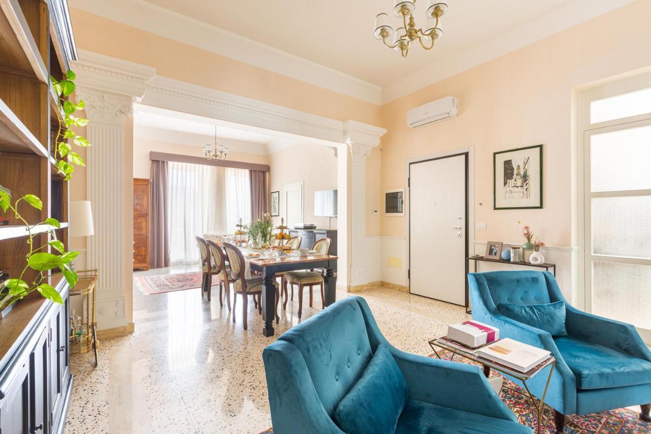 Dimora Le Tre Muse Guesthouse เลชเช ภายนอก รูปภาพ