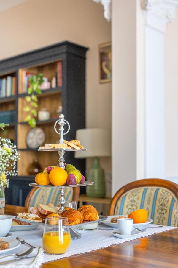 Dimora Le Tre Muse Guesthouse เลชเช ภายนอก รูปภาพ