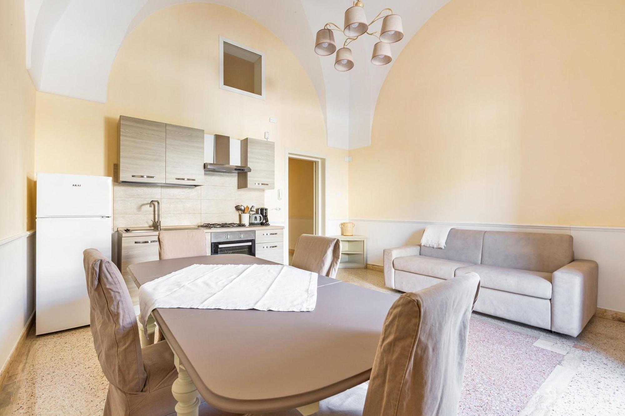 Dimora Le Tre Muse Guesthouse เลชเช ภายนอก รูปภาพ